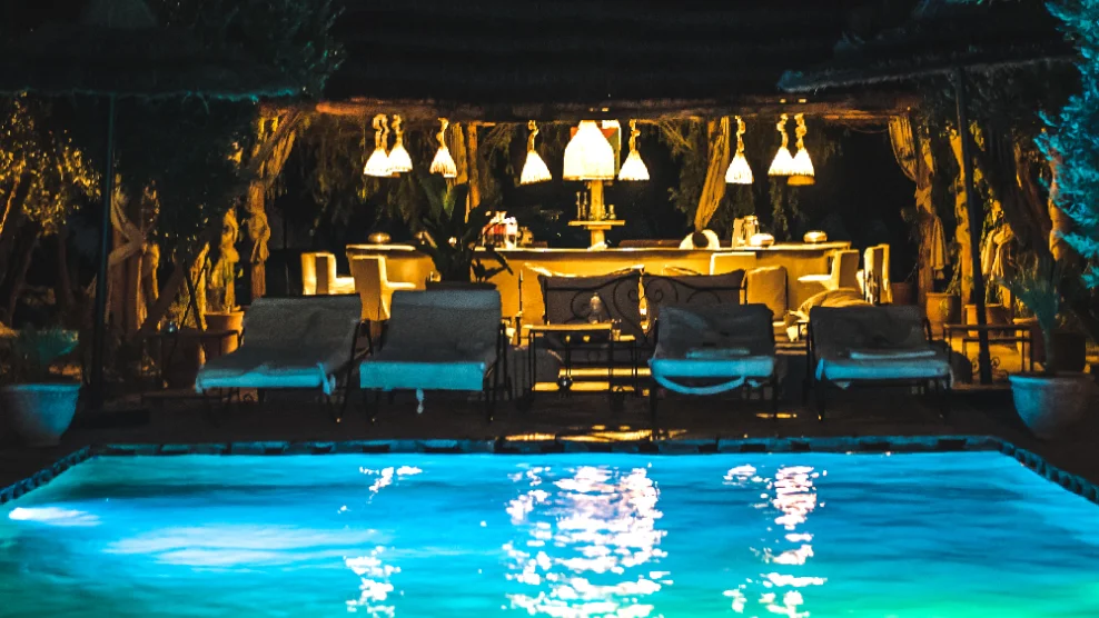 Recomendaciones para la iluminación de albercas