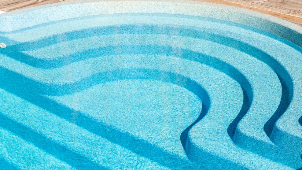 Mantener el equilibrio químico en su piscina: Conceptos esenciales y tratamientos